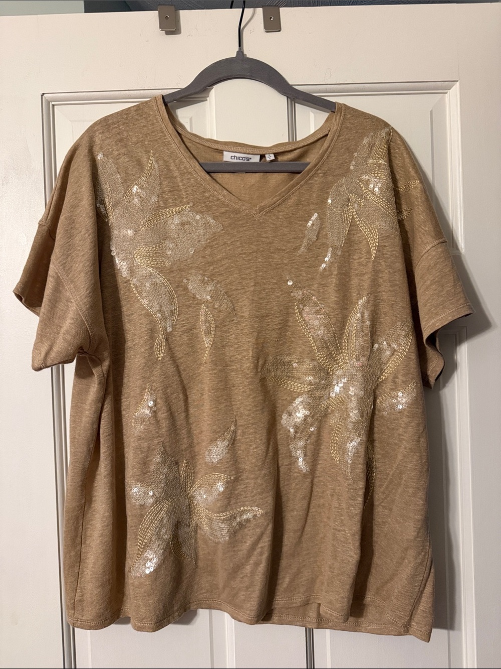 Chico's Tan Floral Sequin V-Neck Short Sleeve Tee